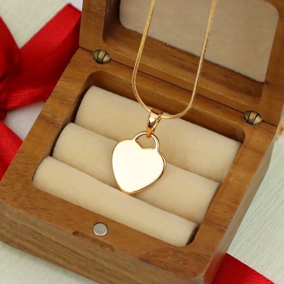 "Minimalist Heart Shaped Rose Gold Pendant with Polished Finish, XPPT1533 - Picture 8 of 13